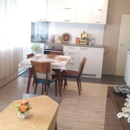 Luci Apartment *